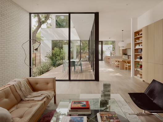 Lantern House / Bercy Fadel + Partners - Interior Photography, Living Room, Door, Chair