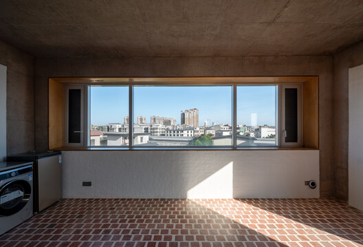 Guangdong Brick House / WUWU Atelier, ADINJU - Interior Photography, Kitchen, Concrete