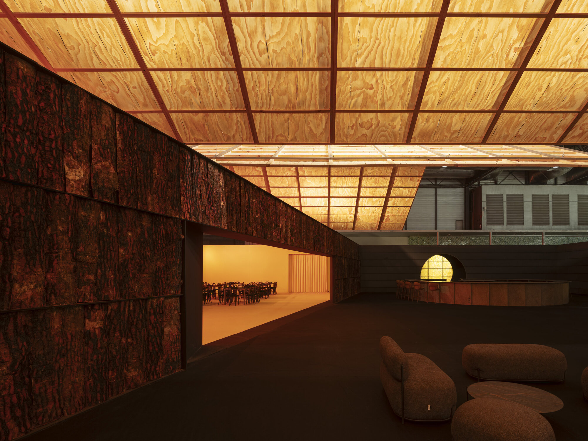 Guest Lounge 350.000 Ha / Manuel Bouzas + salazarsequeromedina