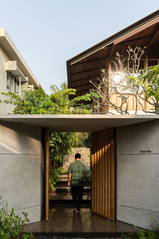 Ananda House / Thought Parallels - Exterior Photography