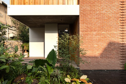 Ananda House / Thought Parallels - Image 9 of 30