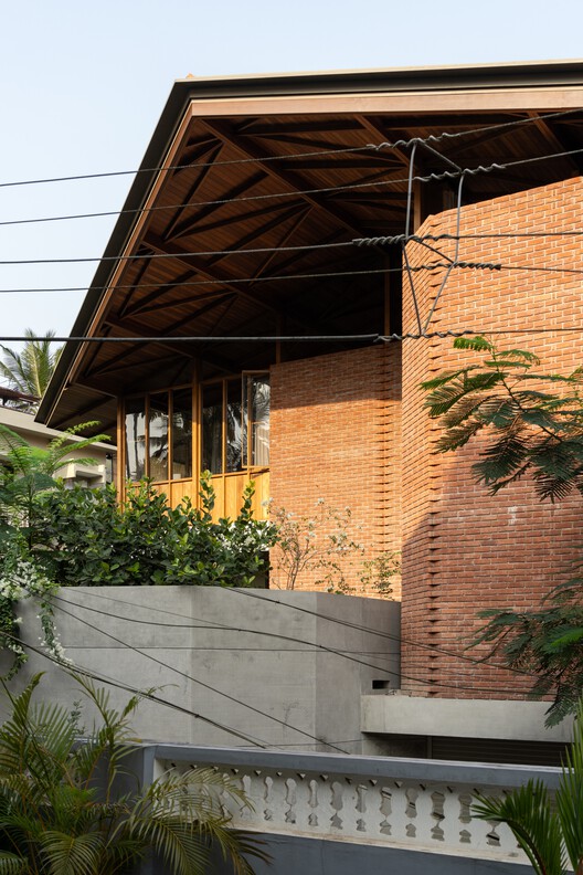 Ananda House / Thought Parallels - Exterior Photography