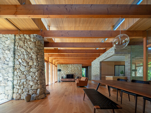 House at the Urban-Nature Threshold / Teitakusubako + Yusuke Igarashi Architects - Interior Photography, Wood, Beam