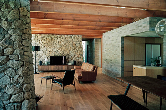 House at the Urban-Nature Threshold / Teitakusubako + Yusuke Igarashi Architects - Interior Photography, Living Room, Wood, Brick, Concrete, Beam