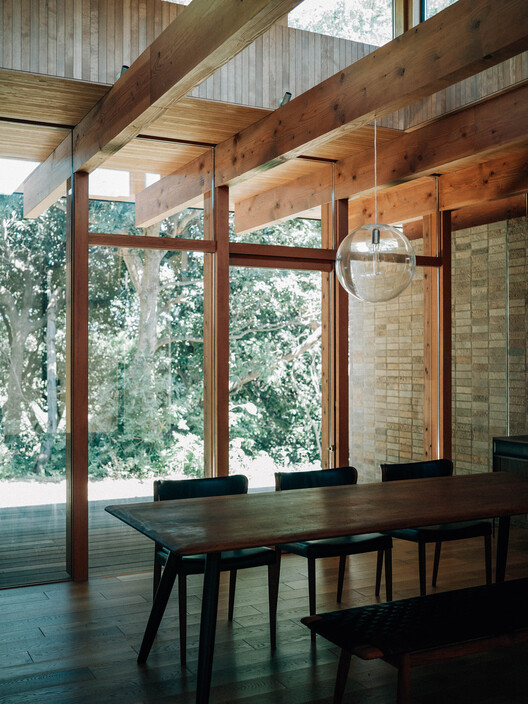 House at the Urban-Nature Threshold / Teitakusubako + Yusuke Igarashi Architects - Image 14 of 26