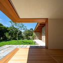 House at the Urban-Nature Threshold / Teitakusubako + Yusuke Igarashi Architects - Houses