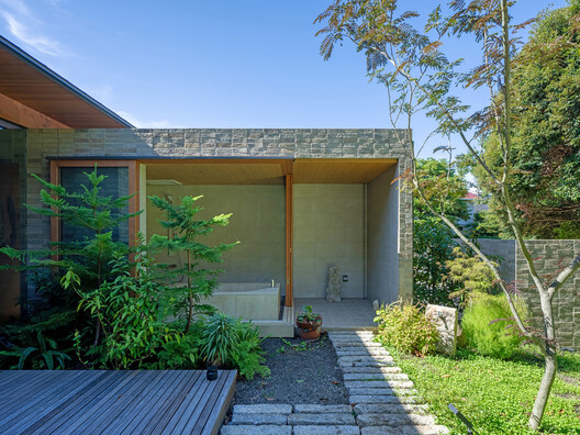 House at the Urban-Nature Threshold / Teitakusubako + Yusuke Igarashi Architects - Image 20 of 26