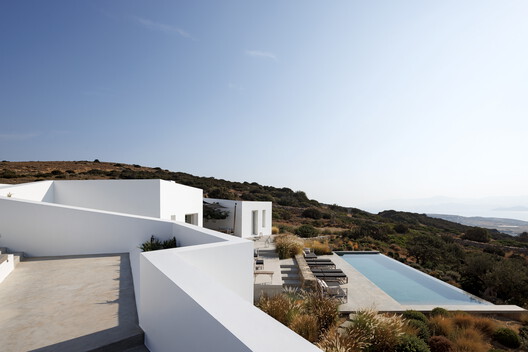 LofoS Residence / React Architects - Image 16 of 26