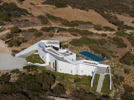 LofoS Residence / React Architects - Image 7 of 26