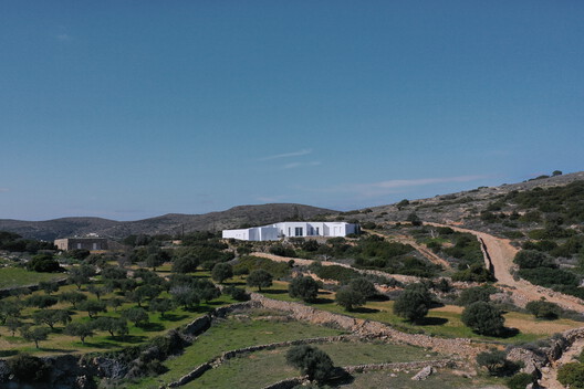 LofoS Residence / React Architects - Image 6 of 26