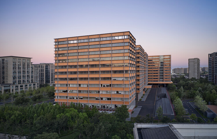 上海现代汽车服务产业集聚区尚鸿商务中心 / 致正建筑工作室 - 14 的图像 48