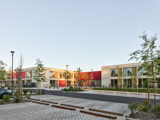 School Complex of the Olive Tree / GGR architectes - Exterior Photography