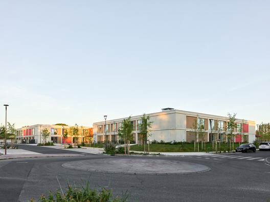 School Complex of the Olive Tree / GGR architectes - Exterior Photography