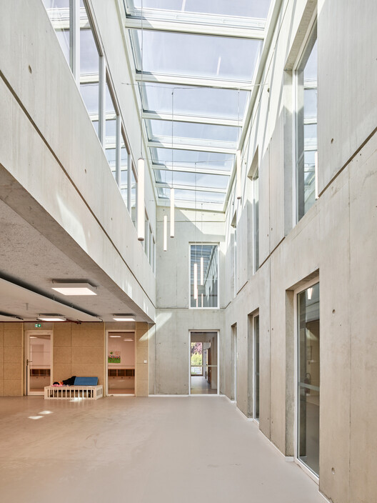 School Complex of the Olive Tree / GGR architectes - Image 14 of 30