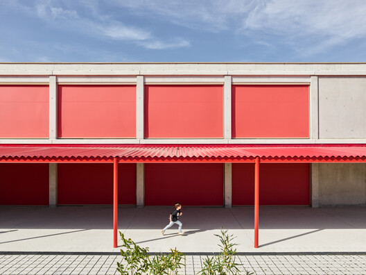 School Complex of the Olive Tree / GGR architectes - Image 8 of 30
