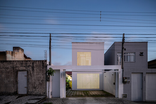 A2 House / Rede Arquitetos A2 House / Rede Arquitetos - Exterior Photography, Door, Concrete, Courtyard