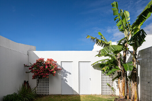 A2 House / Rede Arquitetos A2 House / Rede Arquitetos - Exterior Photography, Concrete, Garden, Courtyard