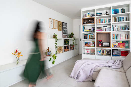 A2 House / Rede Arquitetos A2 House / Rede Arquitetos - Interior Photography, Bedroom, Shelving, Lighting, Sofa