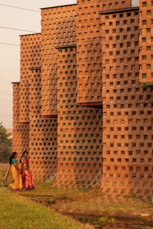 Petti Restaurant / Wallmakers - Interior Photography, Brick