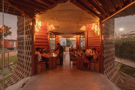 Petti Restaurant / Wallmakers - Interior Photography