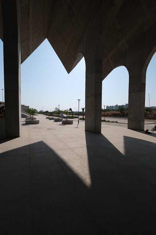 Sports and Cultural Complex IIT Hyderabad / IITH Campus Design Team of the University of Tokyo + NIHON SEKKEI + APL design workshop - Image 19 of 35