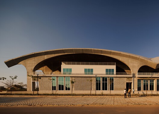 Sports and Cultural Complex IIT Hyderabad / IITH Campus Design Team of the University of Tokyo + NIHON SEKKEI + APL design workshop - Exterior Photography, Concrete