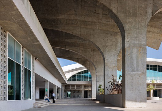 Sports and Cultural Complex IIT Hyderabad / IITH Campus Design Team of the University of Tokyo + NIHON SEKKEI + APL design workshop - Interior Photography, Arch, Column, Concrete, Arcade