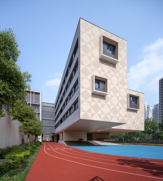 Shanghai Qiyuan Experimental Primary School / Atelier Archmixing - Exterior Photography