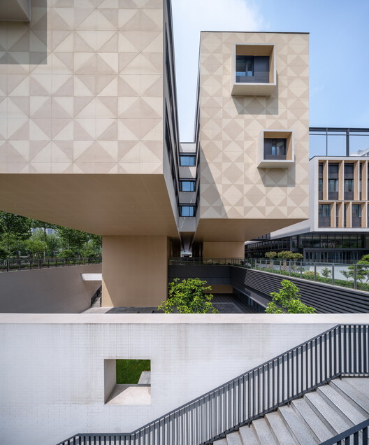 Shanghai Qiyuan Experimental Primary School / Atelier Archmixing - Exterior Photography