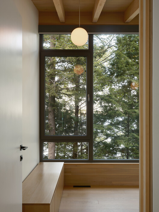 Counter-Slope House / YH2 Architecture Counter-Slope House / YH2 Architecture - Interior Photography, Wood, Glass