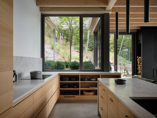 Counter-Slope House / YH2 Architecture Counter-Slope House / YH2 Architecture - Interior Photography, Kitchen, Wood, Countertop, Glass, Sink