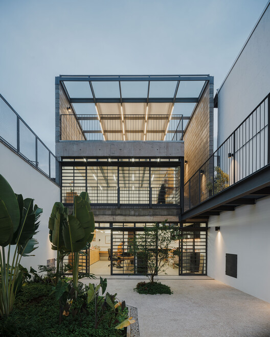 ASA Sandra and Albano Studio / 23 SUL - Exterior Photography, Balcony, Courtyard