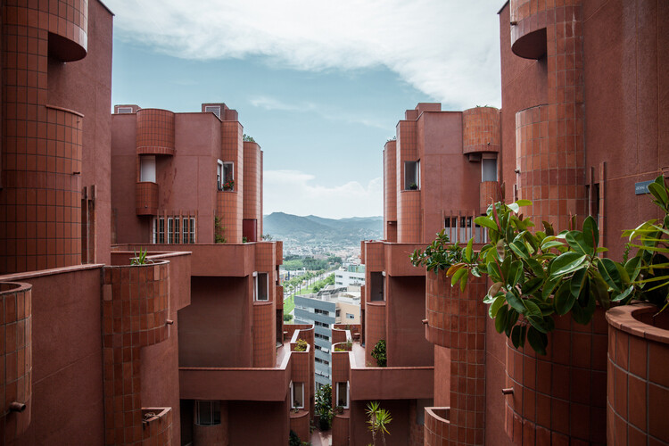 Guía de arquitectura de Barcelona: 23 obras para visitar en la ciudad de Antoni Gaudí - Imagen 3 de 34