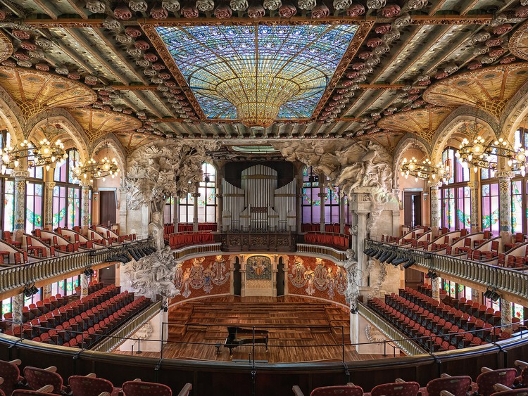 Guía de arquitectura de Barcelona: 23 obras para visitar en la ciudad de Antoni Gaudí - Imagen 32 de 34
