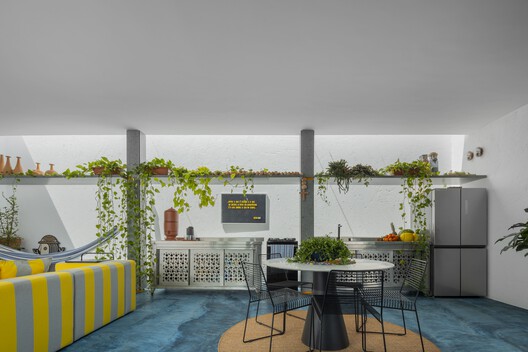 Casa Branca / NEBR arquitetura - Interior Photography, Table, Chair