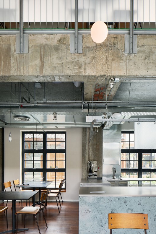 Spring Patio / amass - Interior Photography, Kitchen