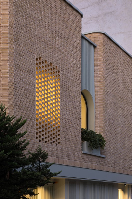 Nafas-e-No (New Breath) Clinic / Event office Nafas-e-No (New Breath) Clinic / Event office - Image 19 of 19