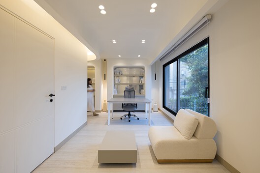 Nafas-e-No (New Breath) Clinic / Event office Nafas-e-No (New Breath) Clinic / Event office - Image 13 of 19