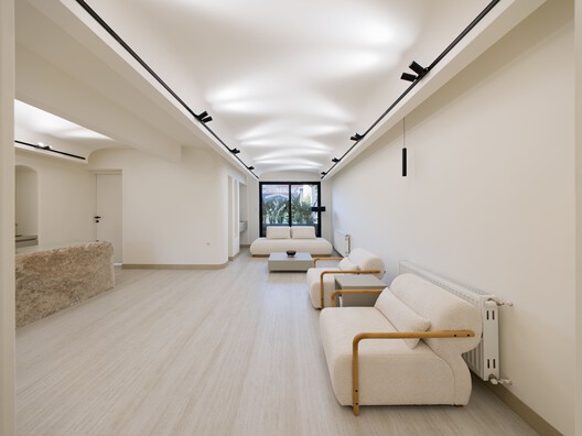 Nafas-e-No (New Breath) Clinic / Event office Nafas-e-No (New Breath) Clinic / Event office - Image 15 of 19