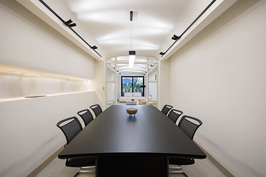 Nafas-e-No (New Breath) Clinic / Event office Nafas-e-No (New Breath) Clinic / Event office - Image 16 of 19