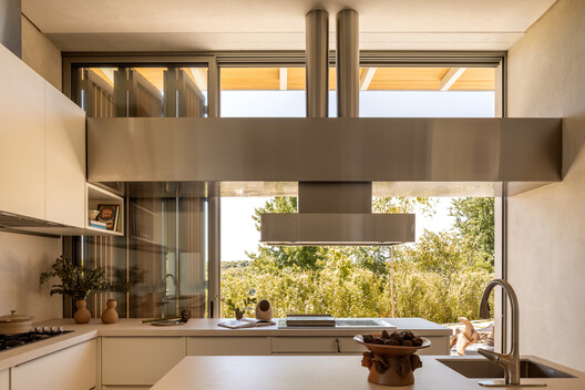 JL Residence / Kiko Castello Branco Arquitetura + Lucas Cunha - Interior Photography, Kitchen, Countertop