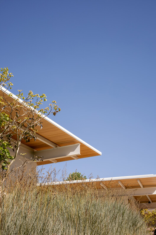 JL Residence / Kiko Castello Branco Arquitetura + Lucas Cunha - Image 17 of 31