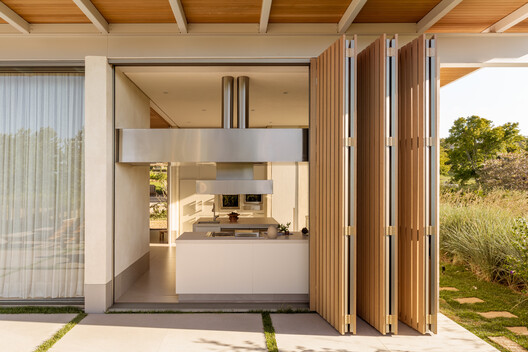 JL Residence / Kiko Castello Branco Arquitetura + Lucas Cunha - Image 18 of 31