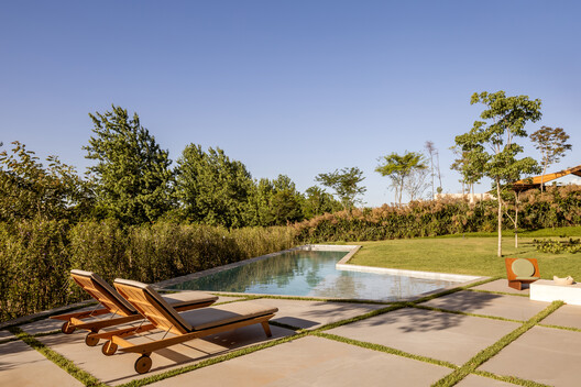 JL Residence / Kiko Castello Branco Arquitetura + Lucas Cunha - Exterior Photography, Garden