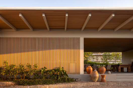 JL Residence / Kiko Castello Branco Arquitetura + Lucas Cunha - Image 24 of 31