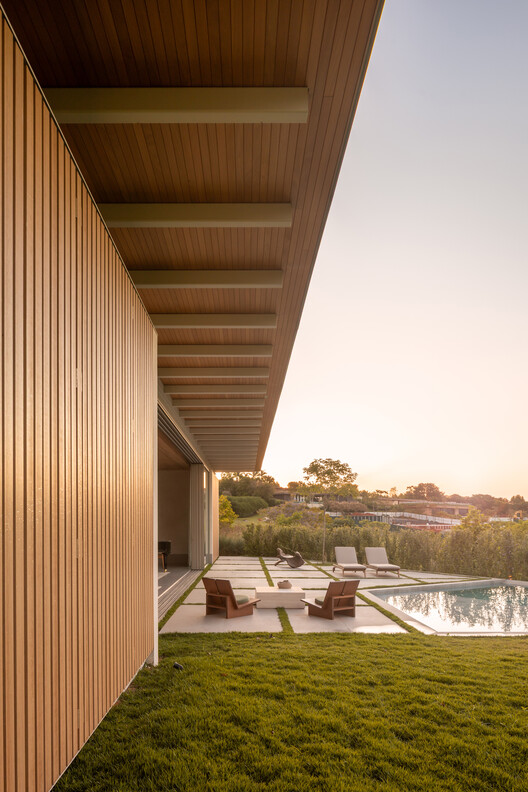 JL Residence / Kiko Castello Branco Arquitetura + Lucas Cunha - Image 26 of 31