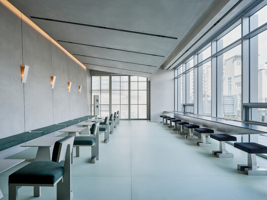  Reach Hospital Lounge / Sherpa - Image 6 of 10