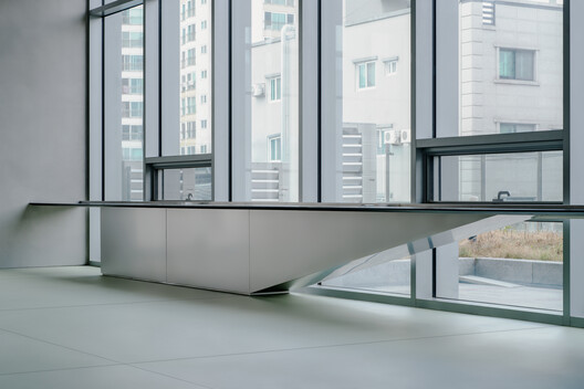  Reach Hospital Lounge / Sherpa - Image 4 of 10