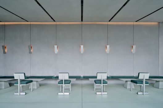  Reach Hospital Lounge / Sherpa - Image 3 of 10