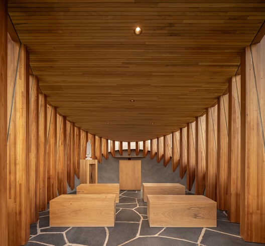 Nest Chapel / Felipe Caboclo Arquitetura - Image 3 of 58